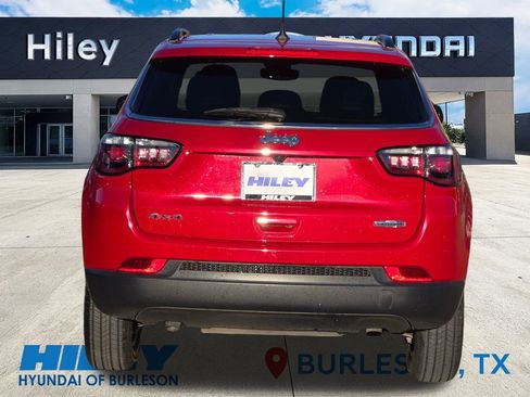 Used 2023 Jeep Compass Latitude w/ Convenience Group image 5