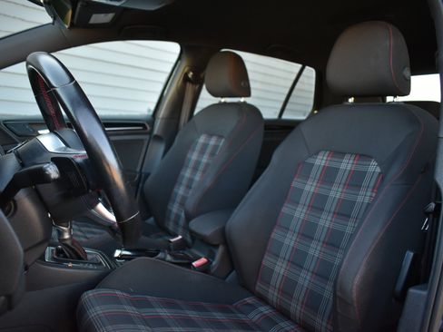 Used 2017 Volkswagen GTI S image 22
