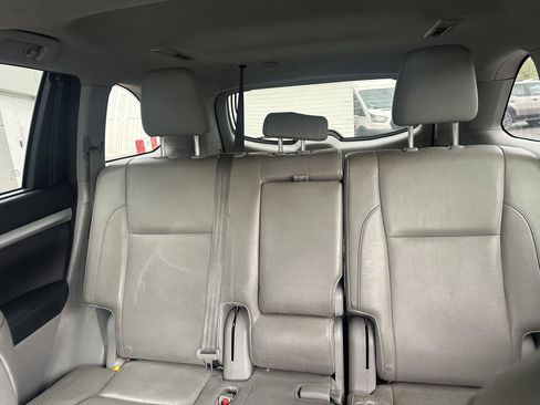 Used 2016 Toyota Highlander XLE AWD/4WD image 33
