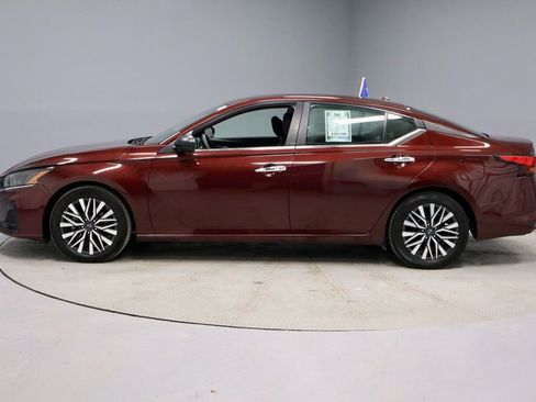 Certified 2024 Nissan Altima 2.5 SV image 7