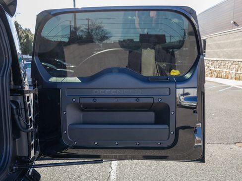 Used 2024 Land Rover Defender 110 V8 image 67