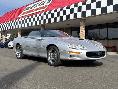 Used 2002 Chevrolet Camaro Z28 w/ SS Performance/Appearance Pkg RWD image 32