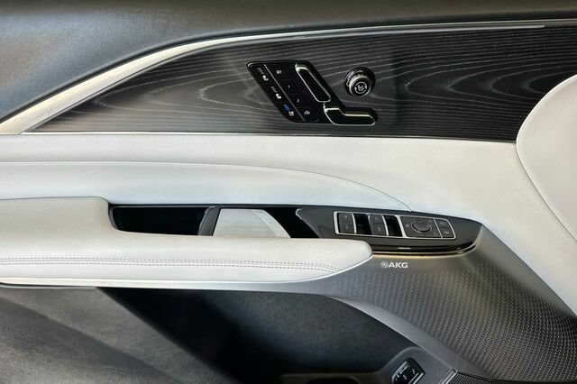 Certified 2024 Cadillac Lyriq Sport w/ LPO, Floor Liner Package AWD/4WD image 11