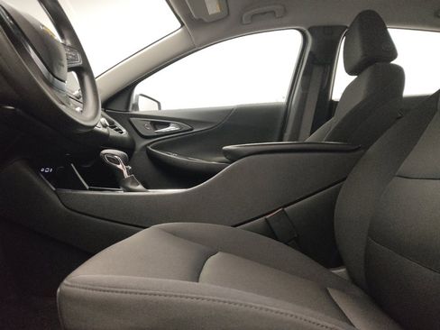 Used 2025 Chevrolet Malibu LT FWD image 17