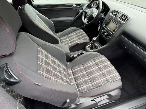 Used 2011 Volkswagen GTI 2-Door FWD image 18