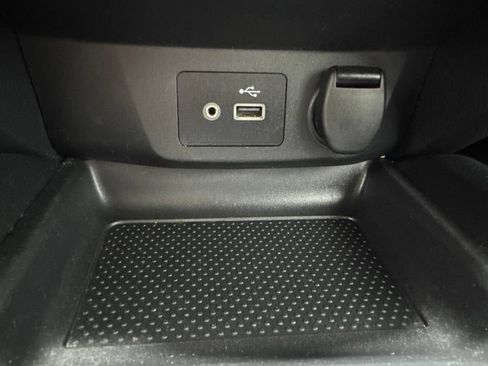 Used 2018 Nissan Rogue SV AWD/4WD image 17