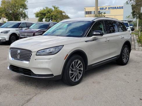 Certified 2022 Lincoln Corsair FWD image 3