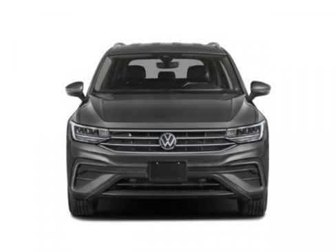 Certified 2023 Volkswagen Tiguan SE w/ Panoramic Sunroof Package AWD/4WD image 4
