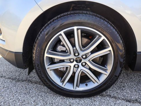 Used 2024 Ford Edge Titanium w/ Equipment Group 301A AWD/4WD image 33