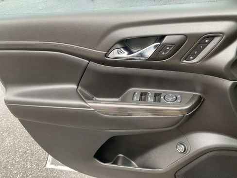 Used 2019 GMC Acadia SLT image 20