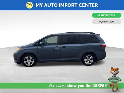 Used 2015 Toyota Sienna LE FWD image 4