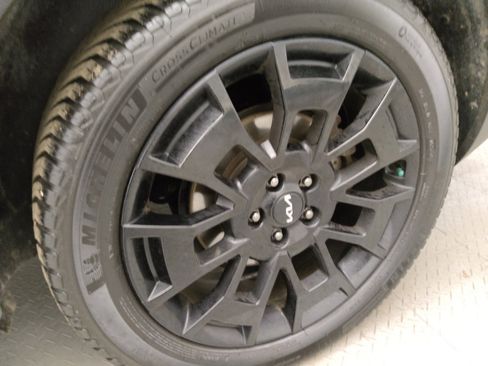 Used 2022 Kia Telluride SX w/ SX Prestige Package image 31