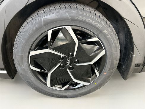 Used 2024 Hyundai Ioniq 5 SE AWD/4WD image 35