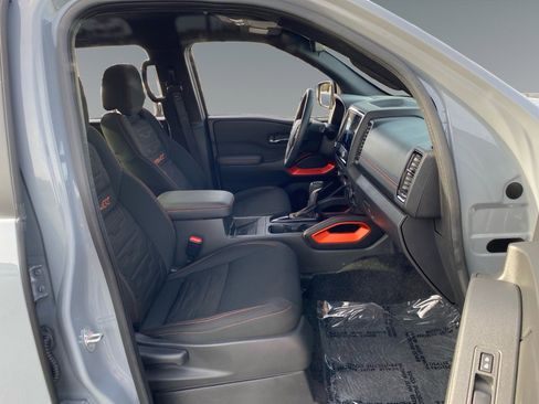 Used 2023 Nissan Frontier PRO-4X w/ Pro Convenience Package image 15