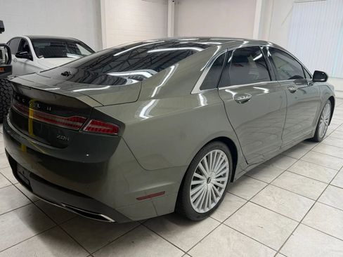 Used 2017 Lincoln MKZ Reserve FWD image 9