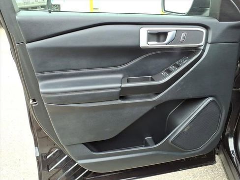 Used 2020 Ford Explorer XLT w/ Equipment Group 202A image 14