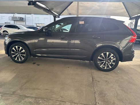 Used 2024 Volvo XC60 B5 Core w/ Climate Package image 8