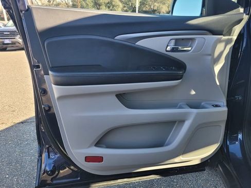 Used 2017 Honda Pilot EX-L image 16