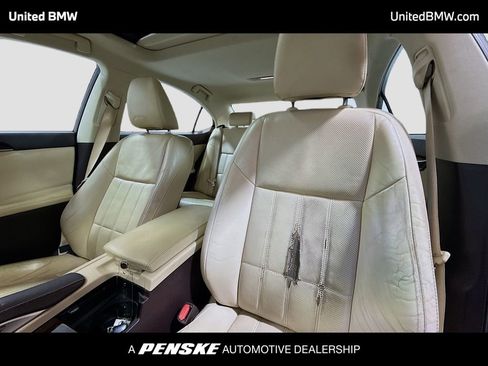 Used 2016 Lexus ES 350 w/ Luxury Package w/Wood Trim FWD image 5