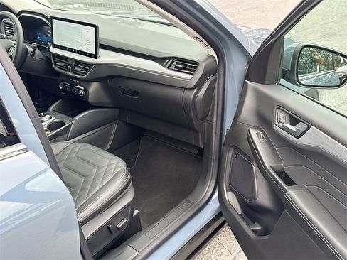 Used 2024 Ford Escape SE w/ PHEV Premium Package image 30