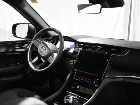 New 2025 Jeep Grand Cherokee Laredo X image 30