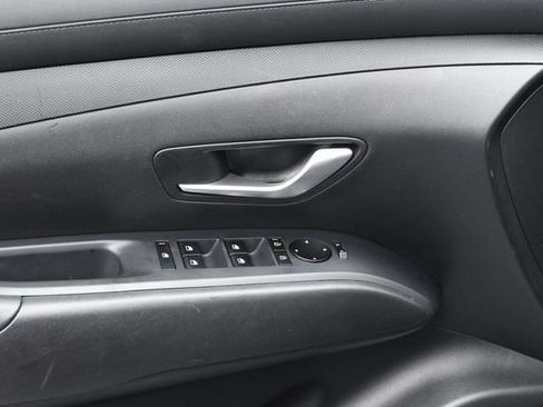 Used 2025 Hyundai Tucson SEL FWD image 16