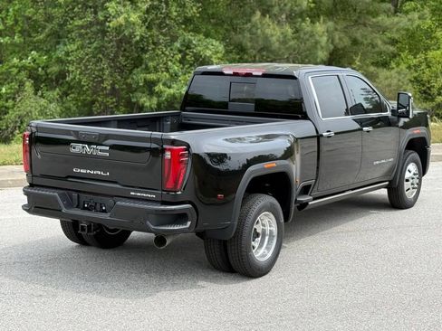 New 2026 GMC Sierra 3500 Denali Ultimate AWD/4WD image 13