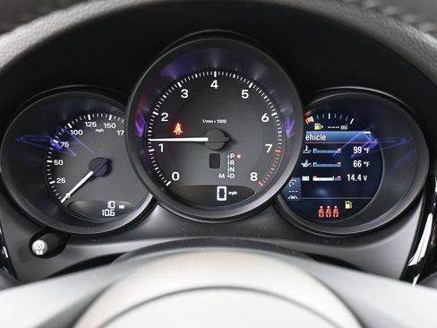 Certified 2026 Porsche Macan AWD/4WD image 19
