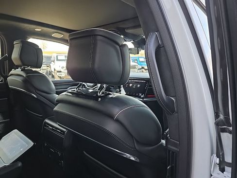 Used 2024 Jeep Grand Wagoneer L Series II w/ Quick Order Packagew 28T AWD/4WD image 97