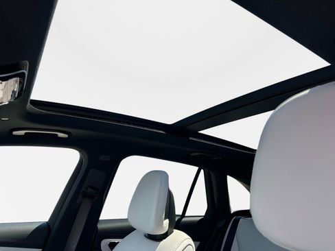 New 2025 Mercedes-Benz GLC 350e 350e 4MATIC SUV image 23