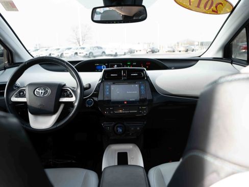 Used 2017 Toyota Prius Four image 20