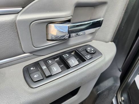 Used 2017 RAM 1500 Classic SLT AWD/4WD image 23