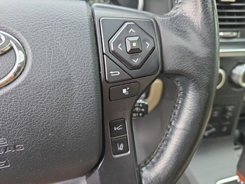 Used 2019 Toyota Sequoia Platinum AWD/4WD image 19