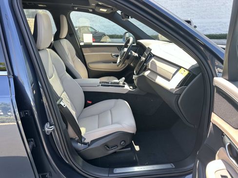 New 2026 Volvo XC90 T8 Plus image 21