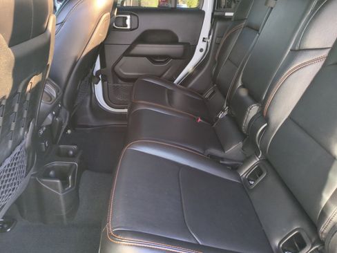 Used 2023 Jeep Gladiator Mojave w/ Cold Weather Group image 17