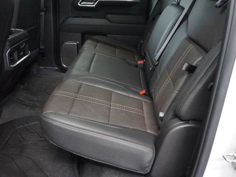 Used 2024 Chevrolet Silverado 1500 High Country w/ High Country Premium Package AWD/4WD image 14