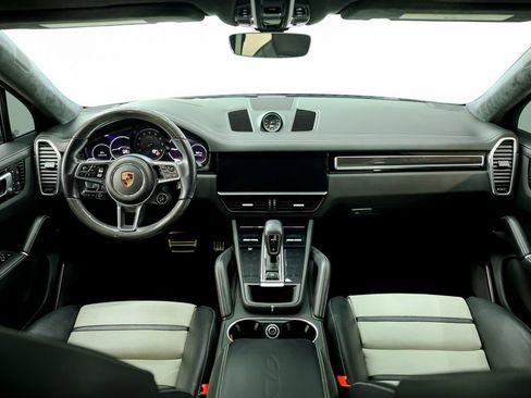 Used 2022 Porsche Cayenne GTS image 21