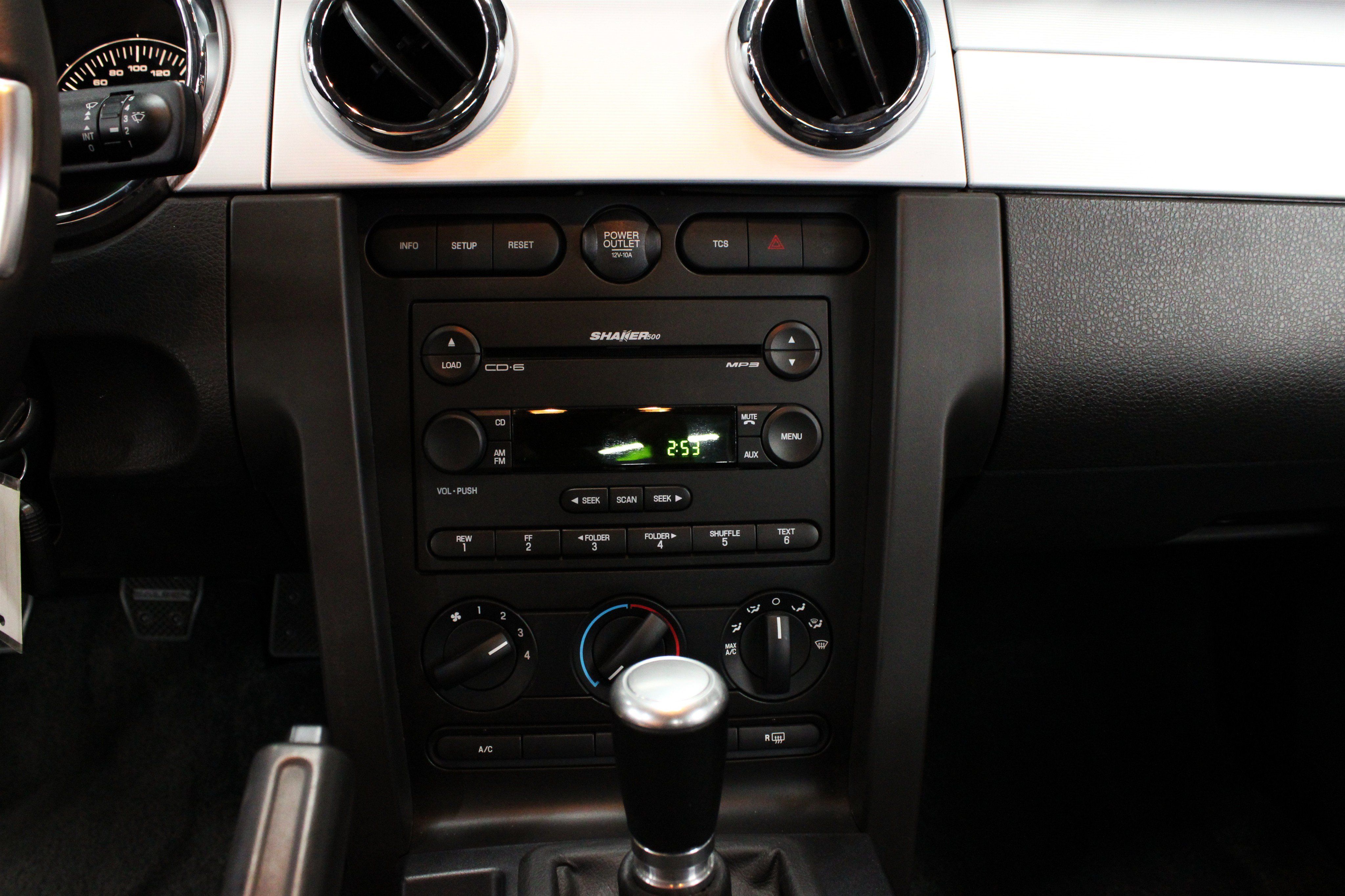 Used 2006 Ford Mustang GT RWD image 11