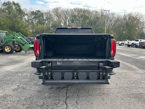 Used 2022 GMC Sierra 1500 SLT w/ SLT Convenience Package AWD/4WD image 17