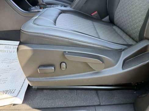 Used 2019 Chevrolet Colorado Z71 AWD/4WD image 16