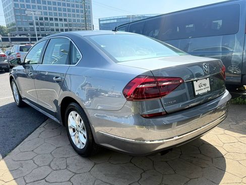Used 2017 Volkswagen Passat 1.8T S FWD image 5