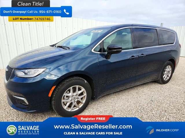 Used 2025 Chrysler Pacifica Select FWD image 1
