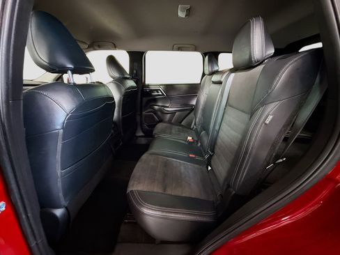 Used 2023 Mitsubishi Outlander SE Black Edition image 25