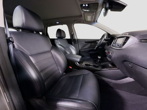 Used 2019 Kia Sorento EX w/ EX Touring Package image 29