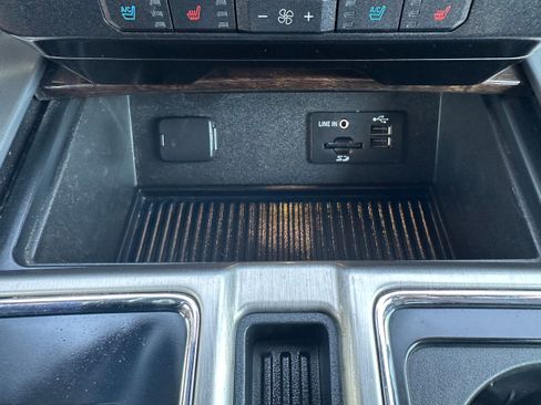 Used 2015 Ford F150 Platinum w/ Equipment Group 701A Luxury AWD/4WD image 19
