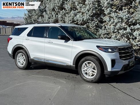 Used 2025 Ford Explorer Active image 10