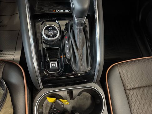 Used 2024 GMC Canyon AT4 w/ AT4 Premium Package image 20