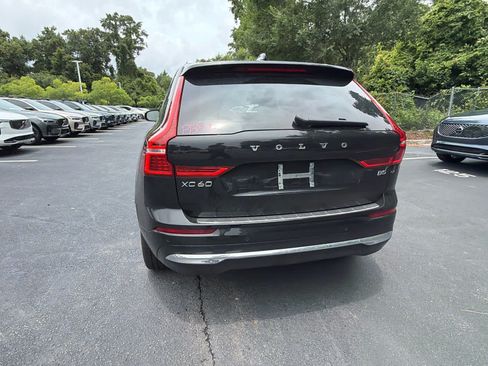 Used 2023 Volvo XC60 B5 Ultimate w/ Climate Package FWD image 14