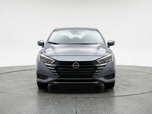 Used 2025 Nissan Versa SV image 2