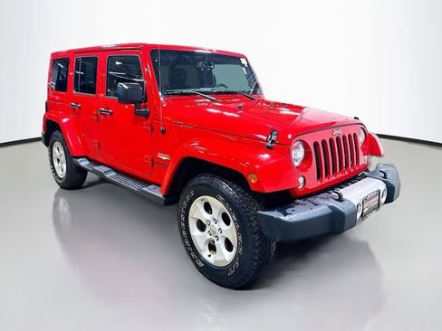 Used 2015 Jeep Wrangler Unlimited Sahara AWD/4WD image 5